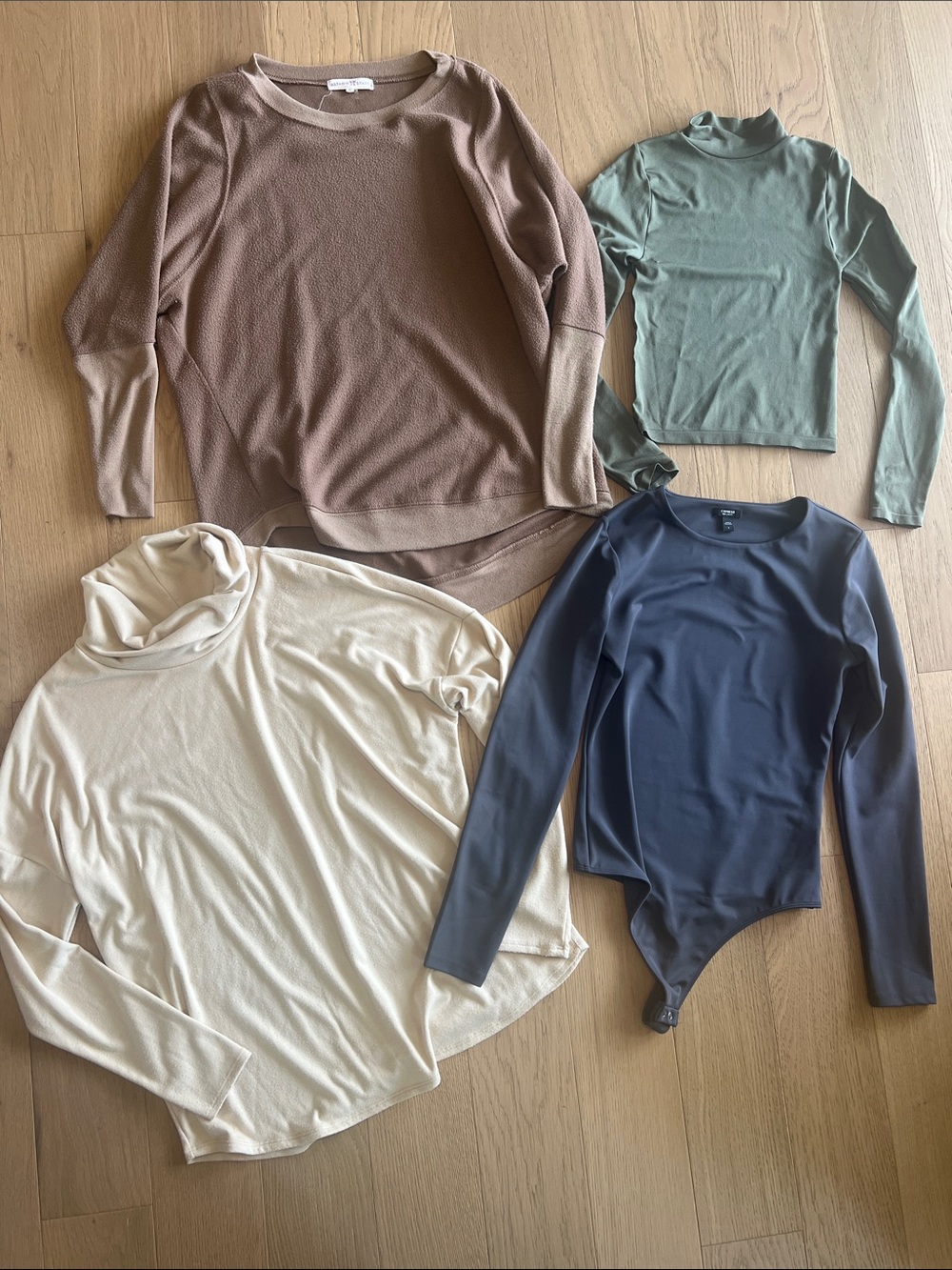 Women’s size Small long sleeve top set